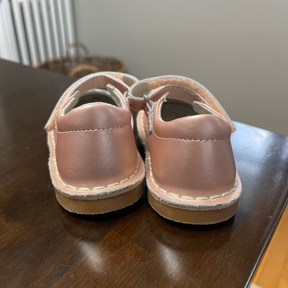 L’AMOUR Online Exclusive - Caitlin Pink Gold Scalloped Mary Jane - Picture 9 of 14